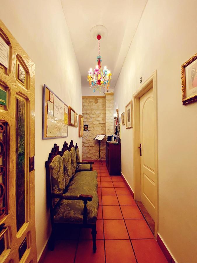 Pension Antonio Guesthouse Alicante Bagian luar foto