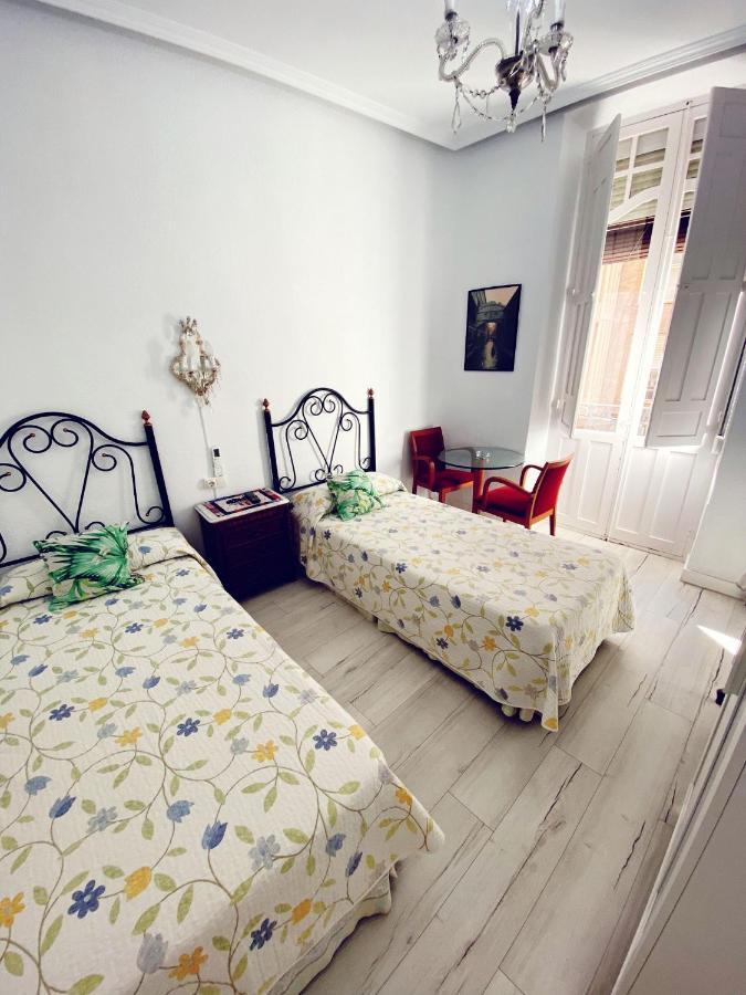 Pension Antonio Guesthouse Alicante Bagian luar foto