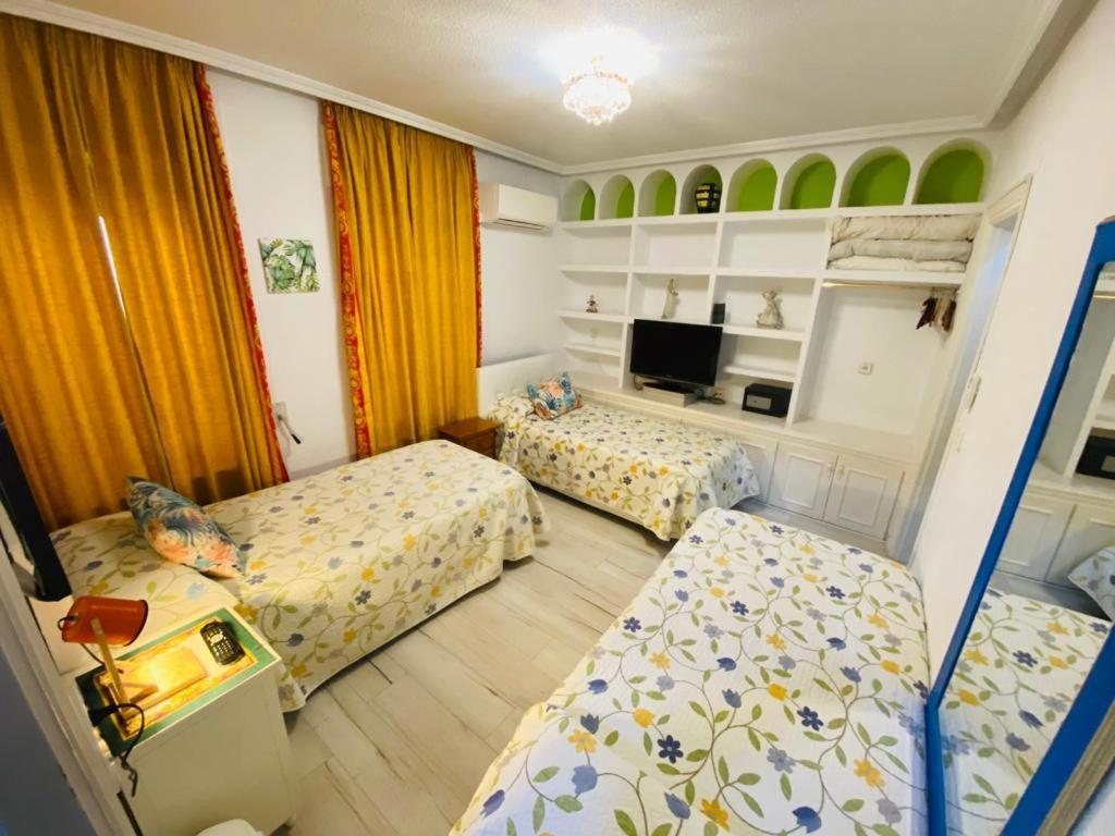 Pension Antonio Guesthouse Alicante Bagian luar foto