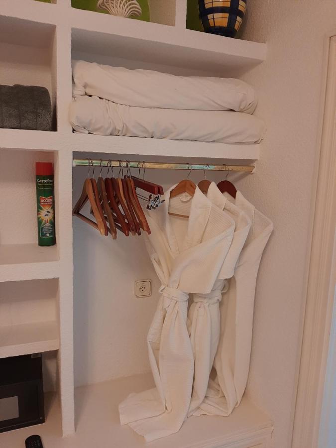 Pension Antonio Guesthouse Alicante Bagian luar foto